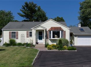 142 Great Circle Rd, West Haven, CT 06516