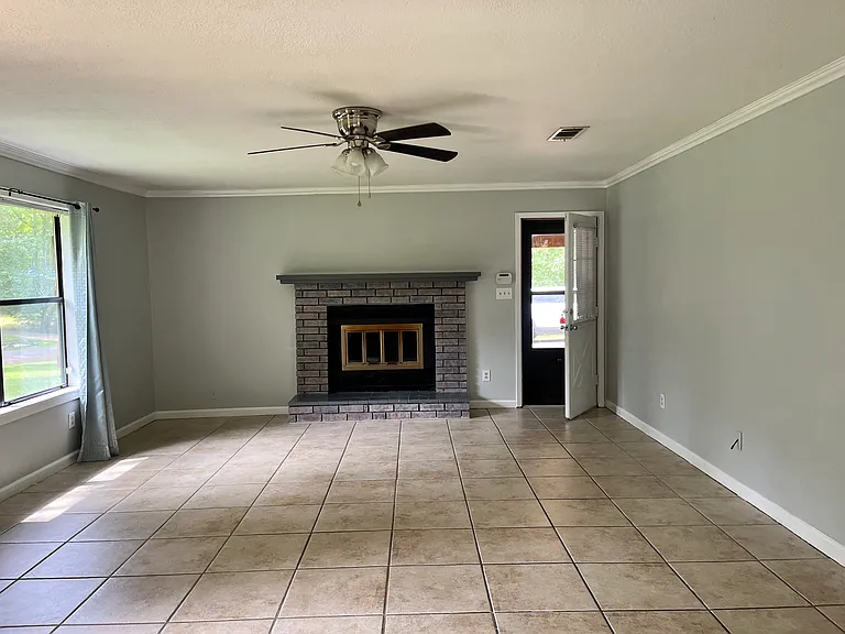 133 Dana Dr — Photo 8