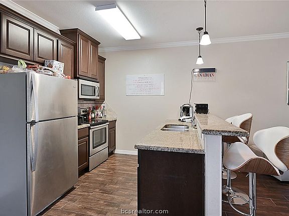 3rd image of 405 Ash St #A
