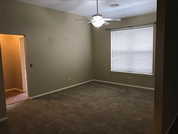 4th image of 2914 Veva Dr