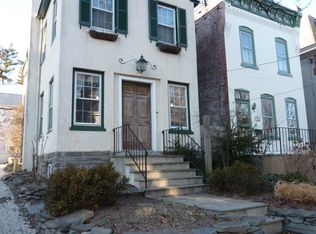 19 E Gravers Ln, Philadelphia, PA 19118