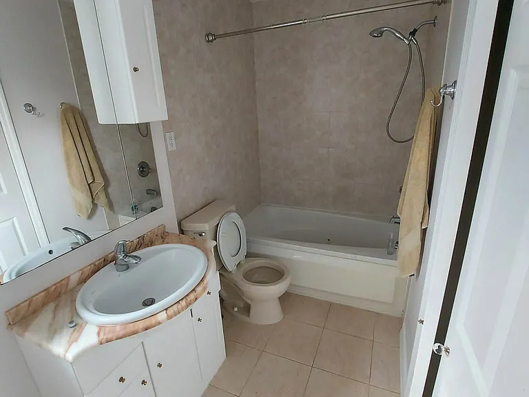 11702 Lockart Rd — Photo 4