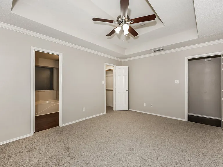 2844 Claremont Dr — Photo 10