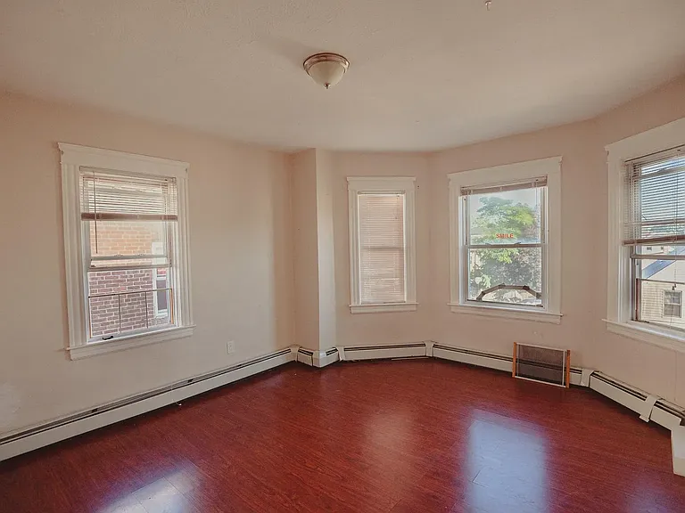 99 Ring St #3 — Photo 1
