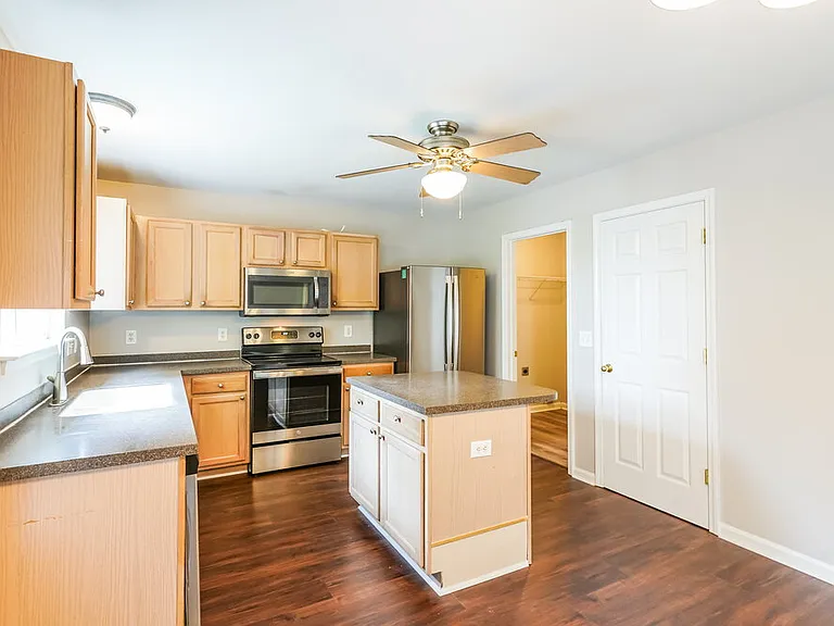 209 Briarcotes Cir — Photo 8