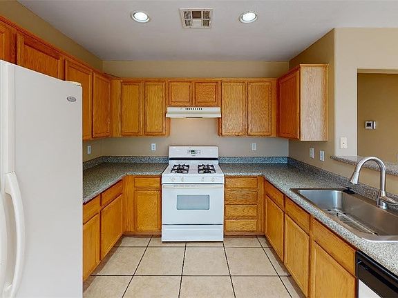 3rd image of 10245 Missouri Meadows St