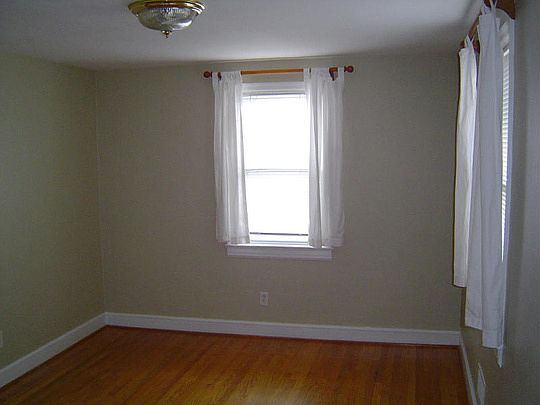 5th image of 2515 Dorchester Dr NW