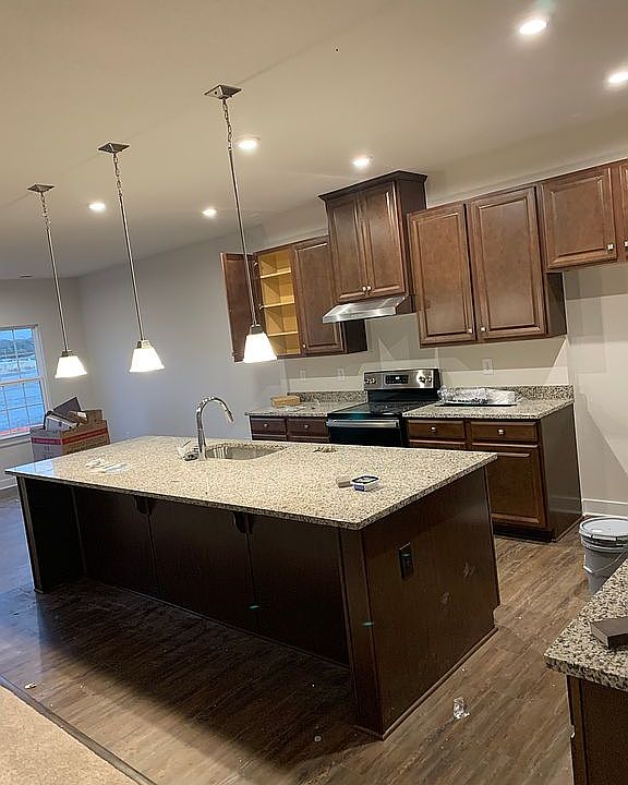 1st image of 219 Williamson Park Ln