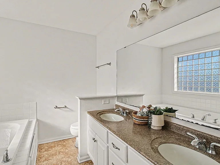 19375 Harmony Ave — Photo 5