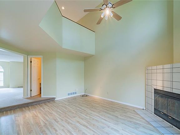 4th image of 459 Shadywood Dr