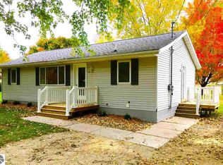 187 E Boulevard St, Shepherd, MI 48883