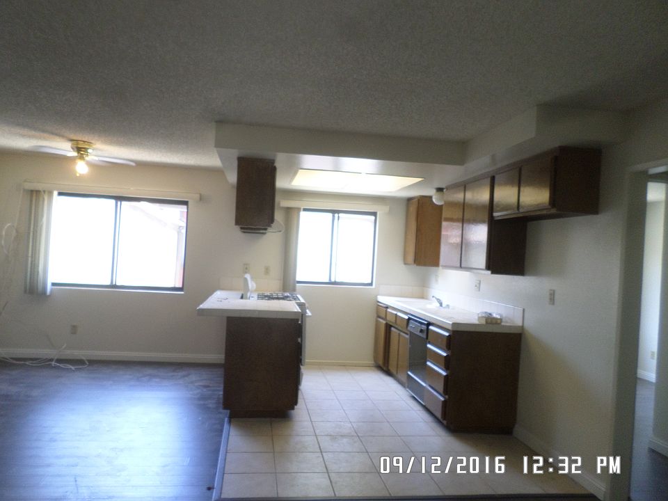 2nd image of 1535 Dennis Pl APT B