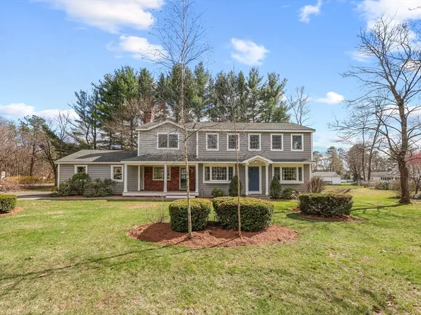 9 Metacomet Rd, Longmeadow, MA 01106