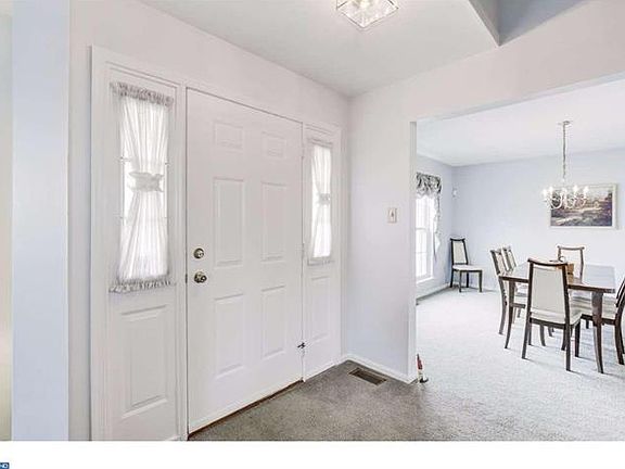 5th image of 43 Brook Dr