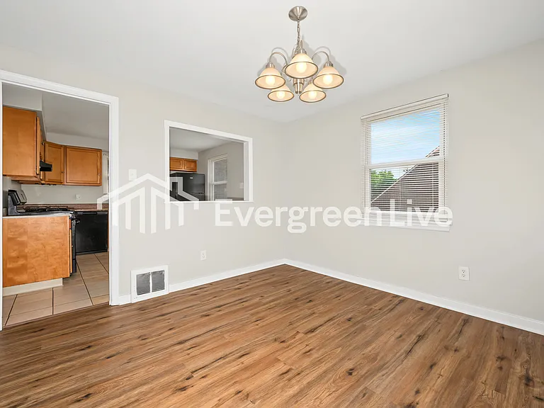610 Maplehurst Dr — Photo 7