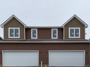 3420 Boulder Ridge Dr, Champaign, IL 61822