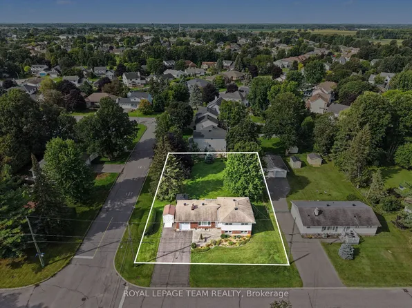 28 Gamble Dr, Ottawa, ON K0A 2Z0