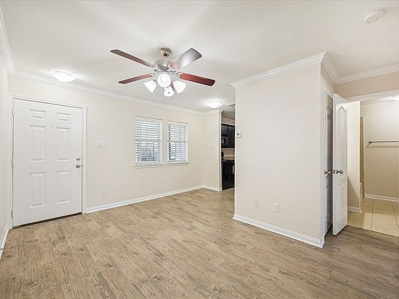 3rd image of 427 W 16th St APT 3