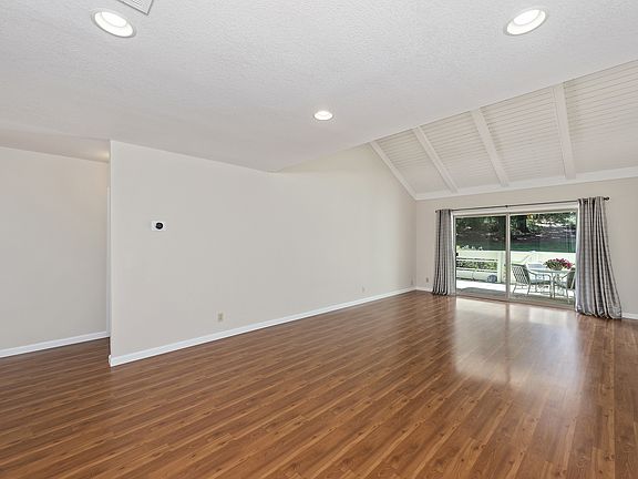 5th image of 6051 Montgomery Bnd