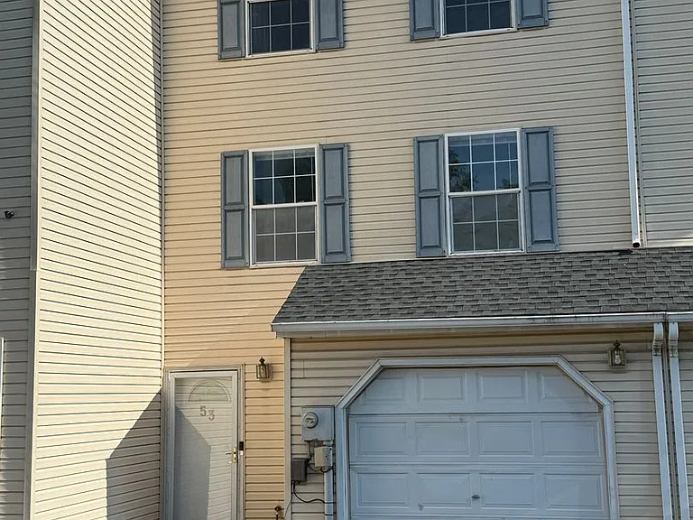 53 Mall Rd — Photo 1