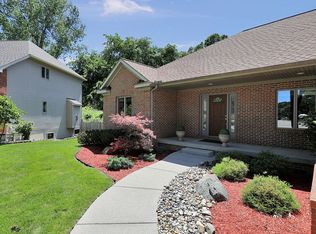 1703 Sunnydale, Lansing, MI 48917