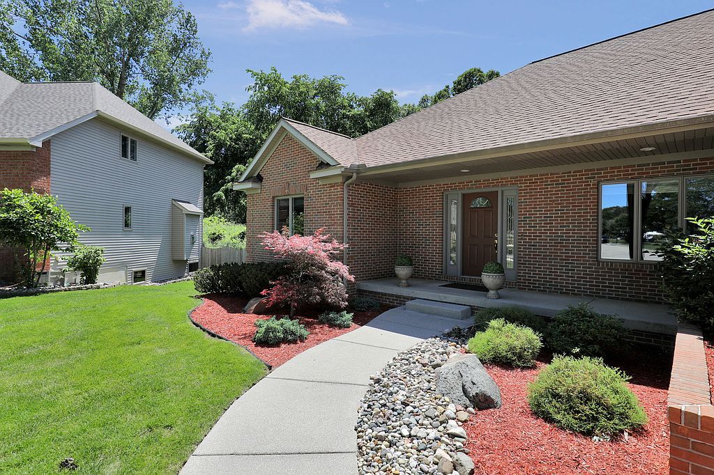 1703 Sunnydale - Property Image