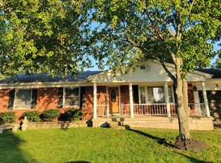 110 Loy St, Versailles, KY 40383