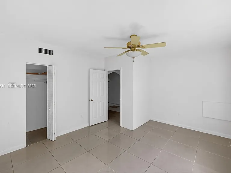 1220 Marseille Dr #5 — Photo 10