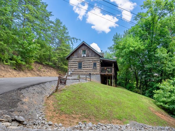 2110 Rising Fawn Way, Sevierville, TN 37876