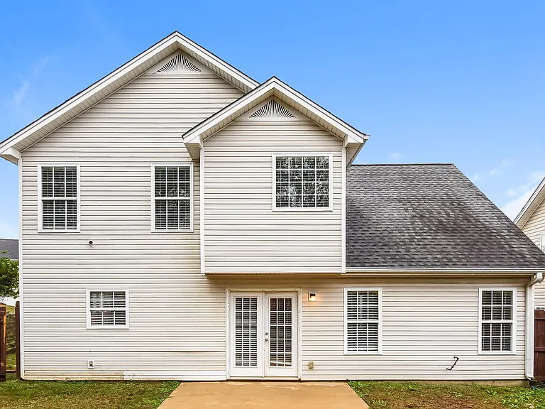 204 Providence Dr — Photo 16