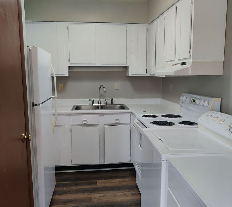 2nd image of 110 Jennison St #112-1