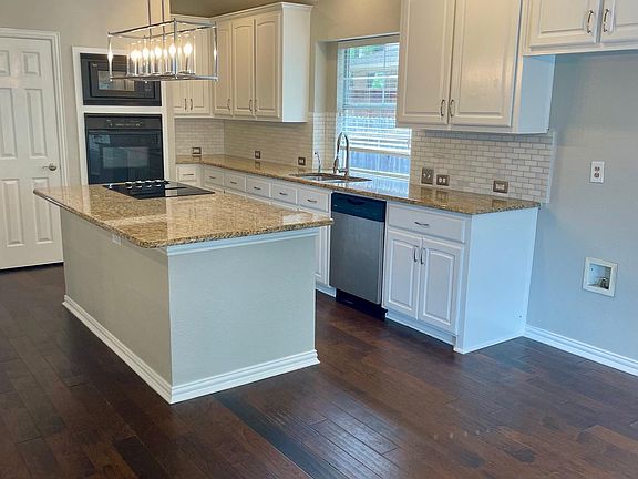 3rd image of 8117 Shady Oaks Dr