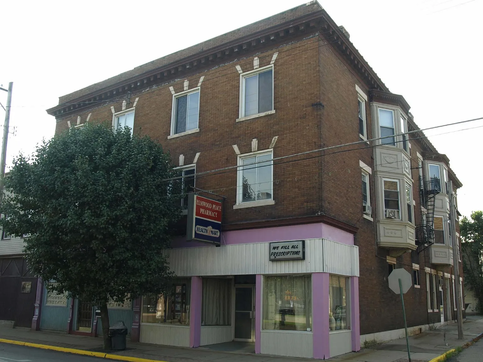 6100 Vine St — Photo 1