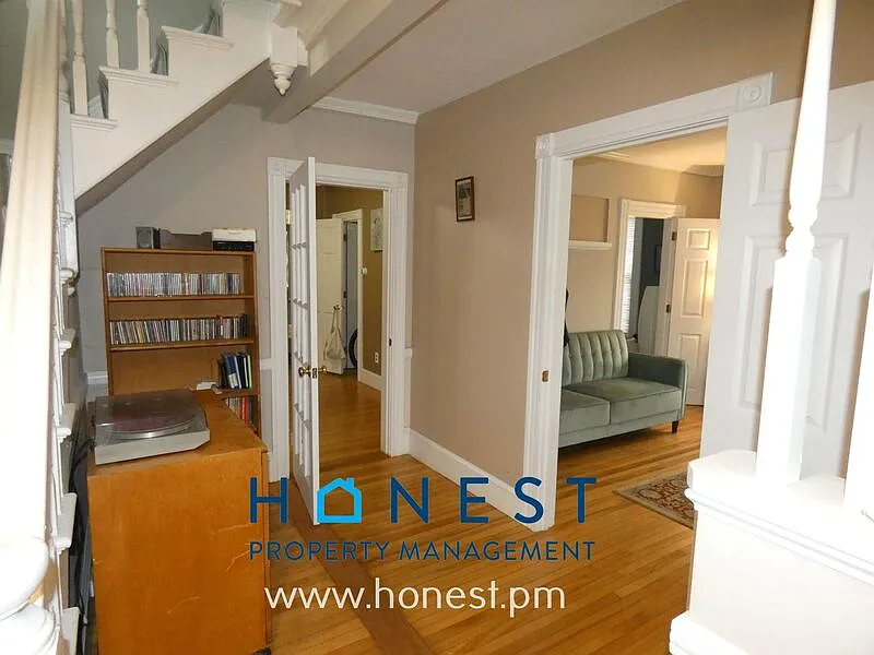 3 bed, 1.5 bath, 1200 sqft, $1,825 — Photo 4