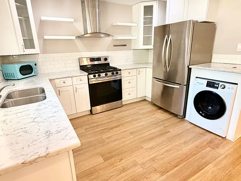 3237 N Milwaukee St — Photo 4