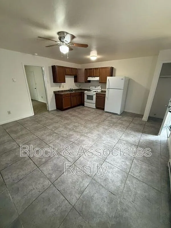 Building Photo - 306 Reece Ave #A