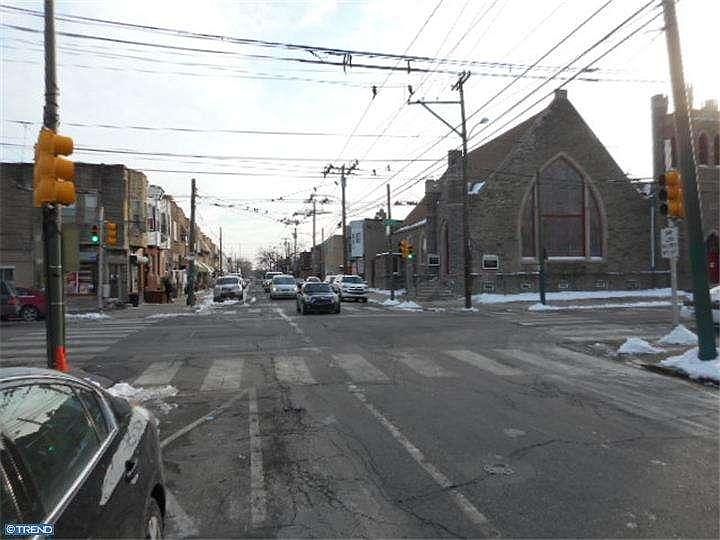 Building Photo 4