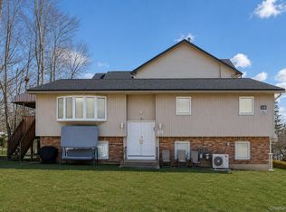 18 Wilsher Dr, Monsey, NY 10952