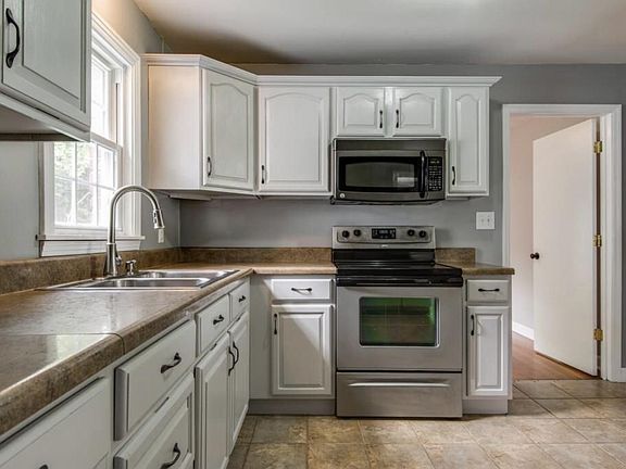 Appliances are like new 1 year old.