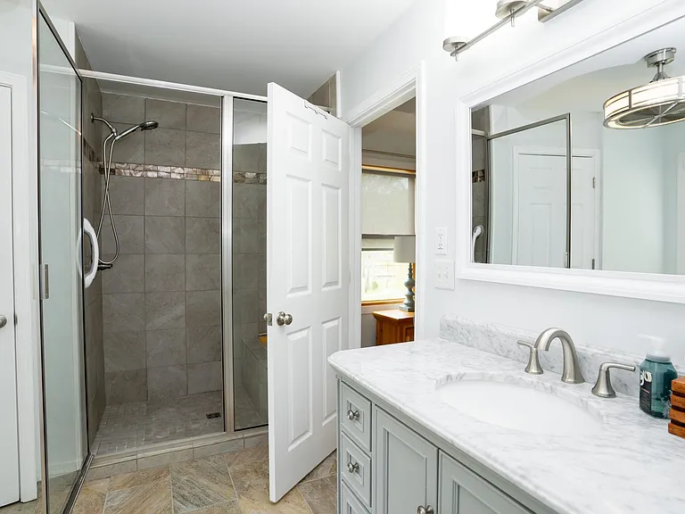 218 Long Island Dr — Photo 23