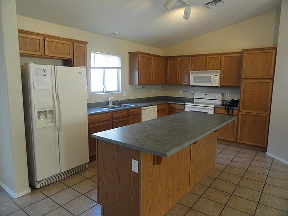 3rd image of 14704 N El Frio St