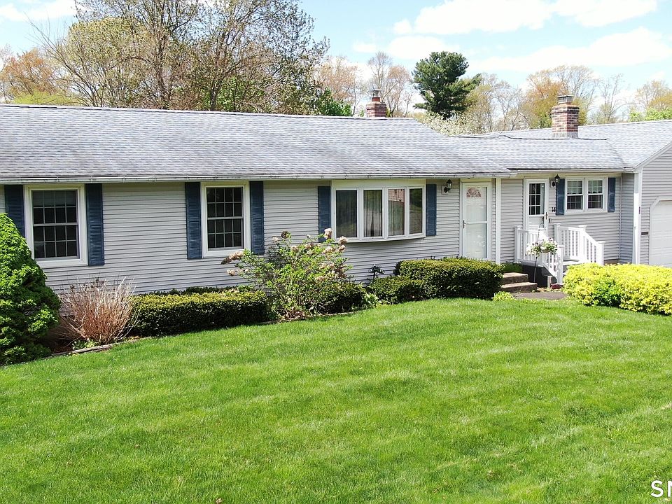 1st image of 14 Carriage Drive