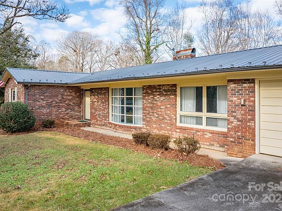 4th image of 3177 Hollyhill Cir