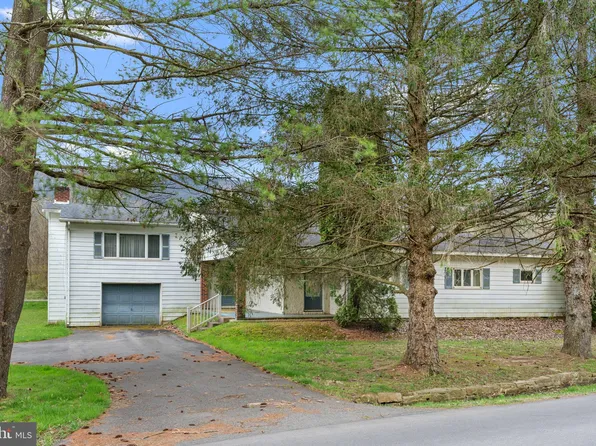 140 W Specht St, Mc Clure, PA 17841