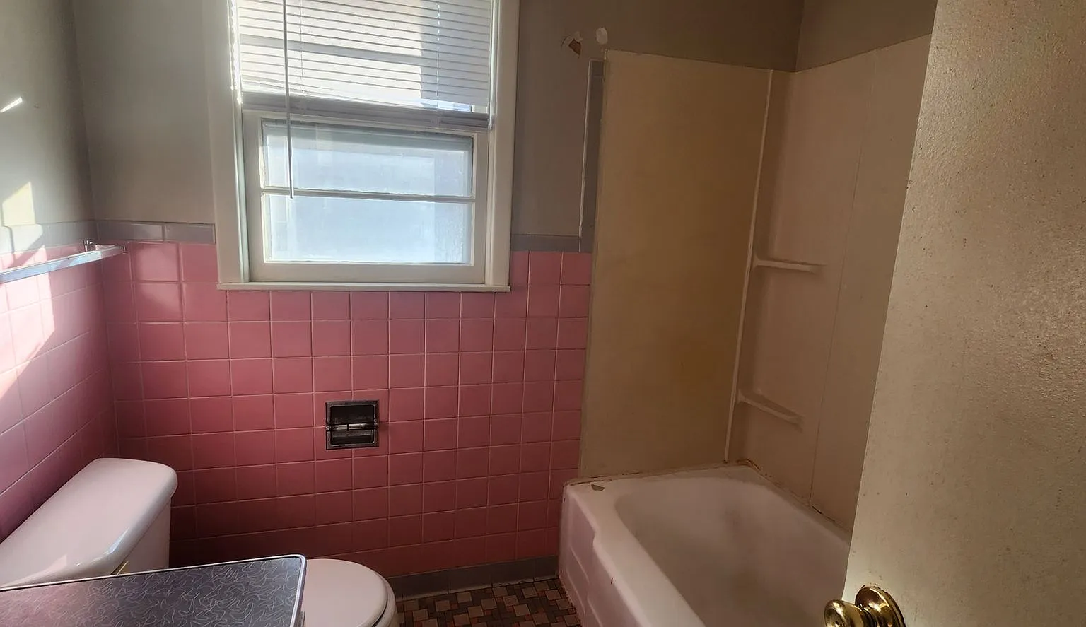 3 Bedroom / 1 Bath House — Photo 3