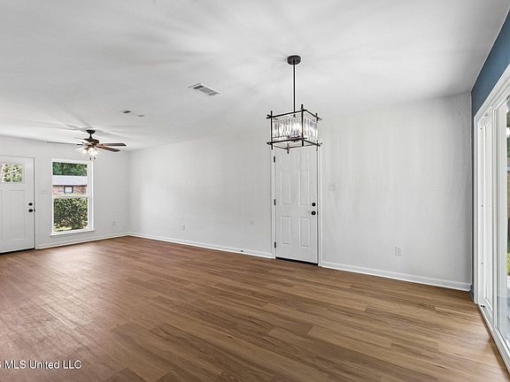 4th image of 1401 Timberlane Rd