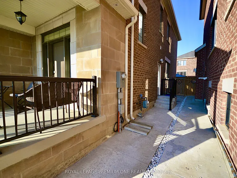 465 Kleinburg Summit Way — Photo 2