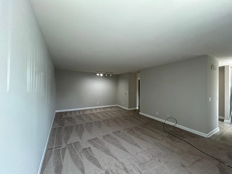 Candlelite Apartments — Photo 93