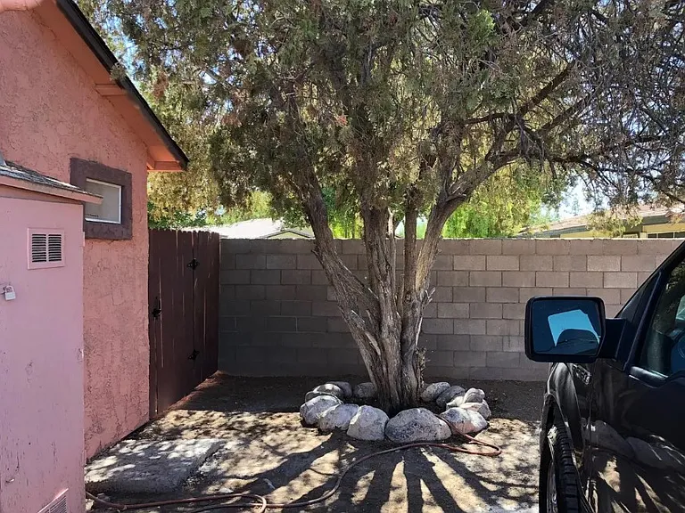 6445 W Maryland Ave — Photo 29