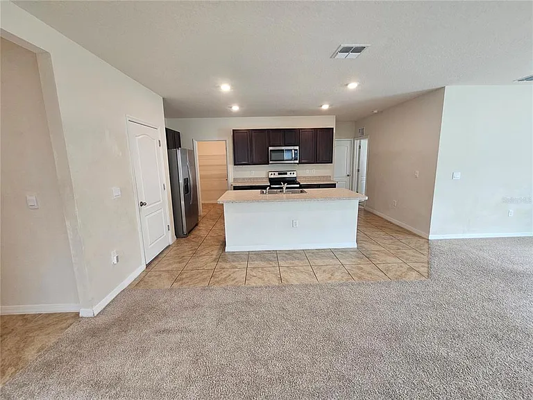 1387 Berry Ln — Photo 7